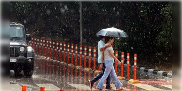 Read more about - Weather Update | বঙ্গোপসাগর থেকে ঢুকছে জলীয় বাষ্প, আজ থেকেই রাজ্যের প্রায় সব জেলায় বজ্রবিদ্যুৎ-সহ ঝড়-বৃষ্টির সম্ভাবনা!