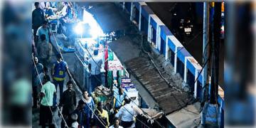 Read more about - Kolkata | "পুনর্বাসন ছাড়া উচ্ছেদ নয়"- সেতুর নিচে বাসিন্দা ও ব্যবসায়ীরা যাচ্ছেন হাই কোর্টে