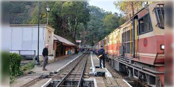Read more about - Indian Railway | ট্রেন বা স্টেশন নোংরা করলেই ১,০০০ থেকে ২,০০০ টাকা জরিমানা! কড়া বার্তা রেল কর্তৃপক্ষের!