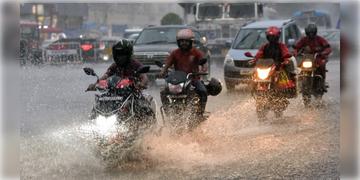 Read more about - Weather Update | বঙ্গোপসাগরে তৈরি হয়েছে নিম্নচাপ, সক্রিয় মৌসুমি অক্ষরেখা! বৃহস্পতিবার পর্যন্ত দুর্যোগের শঙ্কা!
