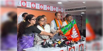 Read more about - BJP | বিজেপিতে যোগ দিয়েই রাজ্যসভার টিকিট পেলেন সুখেন্দুশেখর-সুস্মিতা-প্রকাশ !