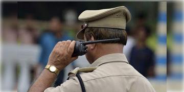 Read more about - Kolkata Police | হুক্কাবারে যেতে 'না', বকাবকিতে বাড়ি ছাড়লেন ৪ স্কুলছাত্রী! কয়েক ঘন্টার মধ্যেই ছাত্রী উদ্ধার কলকাতা পুলিশের