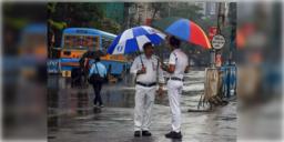 Read more about - Weather Update | ধেয়ে আসছে কালবৈশাখী, গরম থেকে রেহাই মিলবে কি? এক নজরে কলকাতার আজকের আবহাওয়া