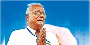 Read more about - Sougata Roy | তৃণমূল সাংসদ সৌগত রায়কে লক্ষ্য করে ছোড়া হল কাঁচা ডিম! শুনতে হলো 'চোর' স্লোগানও!