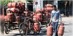 Read more about - LPG | মধ্যপ্রাচ্যে নতুন করে উত্তেজনা, গ্যাস নিয়ে বড় সিদ্ধান্ত নিতে পারে কেন্দ্র!