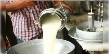 Read more about - Milk Price Hike | এলপিজি সিলিন্ডার, পেট্রোল-ডিজেলের পর এবার দাম বাড়তে চলেছে দুধের! কবে থেকে কত টাকা বাড়ছে?
