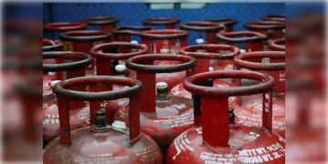 Read more about - LPG | ১ অক্টোবরের মধ্যে ই-কেওয়াইসি না করালে পাবেন না ১৪.২ কেজির গ্যাস সিলিন্ডার!