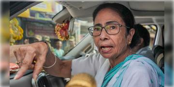 Read more about - Mamata Banerjee | 'রাষ্ট্রপতি শাসন হলে হোক', ভোটের ফল নিয়ে সুপ্রিম কোর্টের দ্বারস্থ হওয়ারও পরিকল্পনা মমতার!