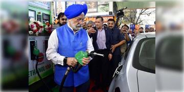 Read more about - Premium Petrol | 'প্রচলিত প্রিমিয়াম পেট্রলের সঙ্গে ইথানল মেশানো হবে না', দাবি পেট্রোলিয়াম মন্ত্রকের প্রতিমন্ত্রীর!