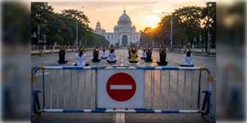 Read more about - Kolkata Traffic Restrictions | যোগ দিবসের প্রাক্কালে কলকাতায় প্রধানমন্ত্রী, রবিতে কোন কোন রাস্তায় যান নিয়ন্ত্রণ?