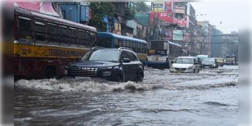 Read more about - Heavy Rain | নিম্নচাপ পরিণত হতে পারে গভীর নিম্নচাপে, দক্ষিণবঙ্গের দুটি জেলায় জারি লাল সতর্কতা! ভারী বর্ষণে ভিজবে কলকাতাও!