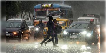 Read more about - Rain Alert | ধেয়ে আসছে বৃষ্টি, অতি ভারী বৃষ্টির কমলা সতর্কতা জারি এই জেলায়!