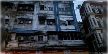 Read more about - Kolkata Fire | তারাপীঠের পুনরাবৃত্তি, ভররাতে ফ্রি স্কুল স্ট্রিটের হোটেলে অগ্নিকান্ড, পুড়ে মৃত ৯, আহত ৬