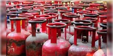 Read more about - LPG Connection | ঠিকানা বদল হলেও সহজে মিলবে গ্যাস, জানুন LPG Connection ট্রান্সফার করার সহজ উপায়!