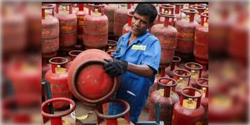 Read more about - LPG | আমেরিকা থেকে বিপুল LPG কিনছে ভারত, ভবিষ্যত চিন্তা করে বড় সিদ্ধান্ত নয়াদিল্লির!