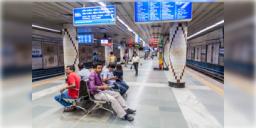 Read more about - Kolkata Metro | মেট্রোর সিগন্যালিং ব্যবস্থায় ত্রুটি, সাতসকালেই ব্যাহত কলকাতা মেট্রোর ব্লু লাইনের পরিষেবা!