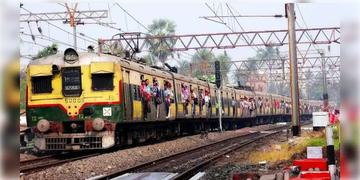 Read more about - Tarakeswar Special Train | রাজ্যে আসছেন প্রধানমন্ত্রী মোদী, হাওড়া-শেওড়াফুলি-তারকেশ্বর-গোঘাট শাখায় স্পেশ্যাল ট্রেন ঘোষণা পূর্ব রেলের