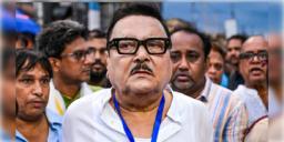 Read more about - Madan Mitra | মদন মিত্রের বাড়িতে পুলিশি হানা, বেআইনি নির্মাণের অভিযোগ উঠলো বিধায়কের বিরুদ্ধে