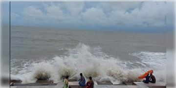 Read more about - Digha | দুর্যোগের পূর্বাভাস, দিঘায় সমুদ্রস্নানে নিষেধাজ্ঞা জারি! কতদিন পর্যন্ত?