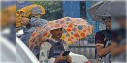 Read more about - Weather Update | ভ্যাপসা গরমে জেরবার শহর, কলকাতা থেকে দক্ষিণবঙ্গ কেমন থাকবে আজকের আবহাওয়া?