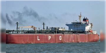 Read more about - Hormuz Strait-India | ৯০ হাজার টনেরও বেশি LPG নিয়ে হরমুজ পেরোলো ২ ভারতীয় জাহাজ! জ্বালানি সংকট ঘুচবে কি?