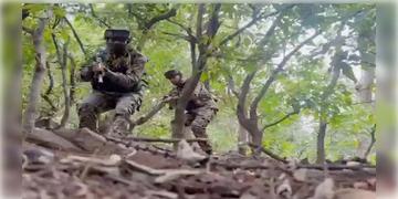 Read more about - Jammu-Kashmir | জম্মু ও কাশ্মীরে সেনাবাহিনীর সঙ্গে সংঘর্ষে খতম ২ জইশ জঙ্গি!