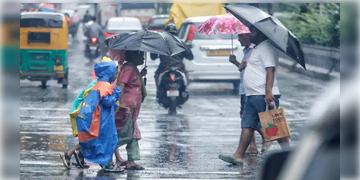 Read more about - Weather Update | বসন্তেও আকাশের মুখ ভার, সপ্তাহান্তে দক্ষিণবঙ্গে বৃষ্টির পূর্বাভাস হাওয়া অফিসের