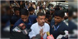 Read more about - Suvendu Adhikari | কালীঘাটে তৃণমূলের কর্মী-সমর্থকদের বিক্ষোভের মুখে শুভেন্দু! ওই এলাকায় আরও বাহিনী পাঠানোর অনুরোধ বিজেপি প্রার্থীর!