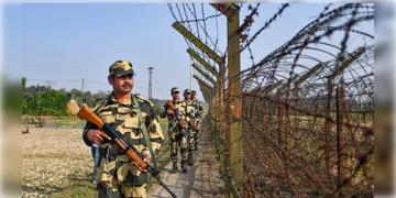 Read more about - BSF-BGB | অনুপ্রবেশকারীদের আর রেয়াত নয়,‘পুশব্যাক’ নীতি নিয়ে বসছে BSF-BSFর মধ্যে উচ্চ পর্যায়ের বৈঠক!