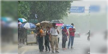Read more about - Weather Update | আজ শহরে বিক্ষিপ্ত বৃষ্টির সম্ভাবনা, কমবে গরম? কী বলছে আবহাওয়া দপ্তর?