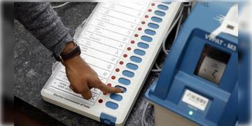 Read more about - WB SIR | সাদা চক দিয়ে ঘেরা হচ্ছে পোলিং বুথ! 'লক্ষ্মণ রেখা'র ১০০ মিটারের মধ্যে ঢুকতে পারবেন শুধু ভোটারই