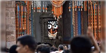 Read more about - Puri Jagannath Temple | ১৮ বার লুঠের মুখে পড়ে জগন্নাথ ধাম, কীভাবে রক্ষা পেলেন দারুব্রহ্ম? জানুন বিস্তারিত!