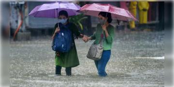 Read more about - Weather Update | উত্তরবঙ্গ ভাসছে প্রবল বৃষ্টিতে! দক্ষিণবঙ্গে কবে থেকে শুরু ভারী বর্ষণ?