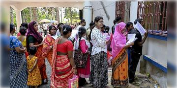 Read more about - West Bengal Assembly Elections 2026 | প্রথম দফার ভোটের হারে কিস্তিমাত মহিলাদের! ভোট দিলেন কজন তৃতীয় লিঙ্গের ভোটার?