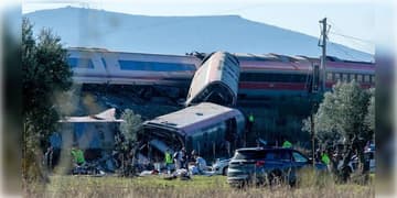 Read more about - Train Crash | মুখোমুখি দুই হাইস্পিড ট্রেনের ভয়ঙ্কর সংঘর্ষ! ট্রেন দুর্ঘটনায় মৃত্যু অন্তত ৪৬ জনের! আহত প্রায় ২০০!