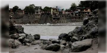 Read more about - Uttar Pradesh Flood | টানা বৃষ্টির জেরে জলমগ্ন উত্তরপ্রদেশ, রাজ্যে মৃত ৫৬, ব্যাপক ক্ষয়ক্ষতি বাসিন্দাদের