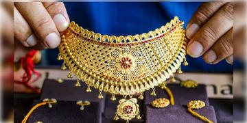 Read more about - Gold Rate Today | বুধে ফের বাড়লো সোনা ও রুপোর দাম, আজ কলকাতায় কত পড়বে হলুদ ধাতুর দাম