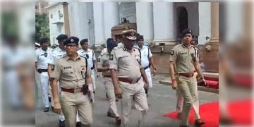 Read more about - Kolkata Police | রাজ্য ও কলকাতা পুলিশে বড়সড় রদবদল, ২৩ জন শীর্ষ আধিকারিকের দায়িত্ব পরিবর্তন!