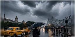 Read more about - Weather Update | কলকাতায় ফের বৃষ্টির দাপট, দুপুরের পর বাড়বে ঝড়বৃষ্টি, একনজরে আজকের আবহাওয়া