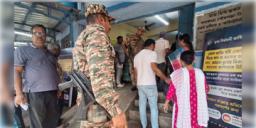 Read more about - South 24Pargana | ফলতার পর সাতগাছিয়ায় ভোটাদের ওপর লাঠিচার্জের অভিযোগ কেন্দ্রীয় বাহিনীর বিরুদ্ধে, আহত ৩ বছরের শিশু!
