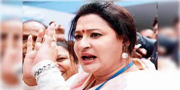 Read more about - Naina Bandyopadhyay | ঈদের দুপুরে নয়না বন্দ্যোপাধ্যায়ের বাড়িতে হাজির CID, ভিডিও কলে আধিকারিকদের সাথে কথা বিধায়কের!
