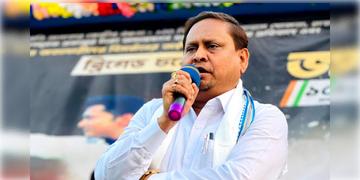 Read more about - Humayun Kabir | নওদার নির্বাচনী সভায় মঞ্চে উঠতেই 'আক্রান্ত' হুমায়ুন কবীর! আটক স্থানীয় যুবক