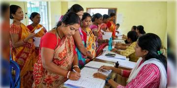 Read more about - Annapurna Yojana | ১০ আগস্ট অন্নপূর্ণা যোজনা নিয়ে বড়ো ঘোষণা, কী জানালেন মুখ্যমন্ত্রী শুভেন্দু?